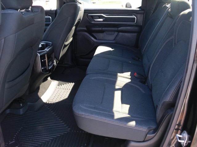 Ram 1500 Vehicle Full-screen Gallery Image 05