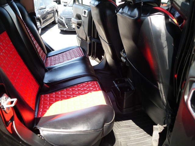 Jeep Gladiator Vehicle Full-screen Gallery Image 06
