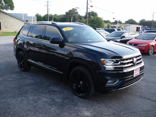 Volkswagen Atlas Vehicle Full-screen Gallery Image 02