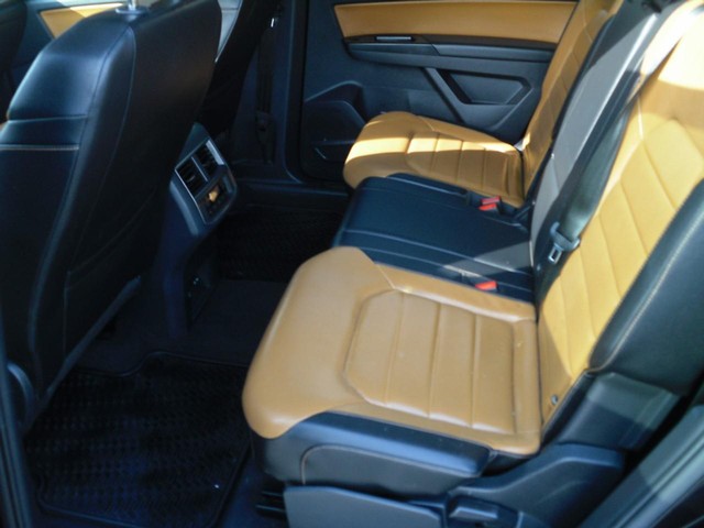 Volkswagen Atlas Vehicle Full-screen Gallery Image 05