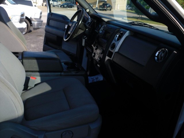 Ford F-150 Vehicle Full-screen Gallery Image 06