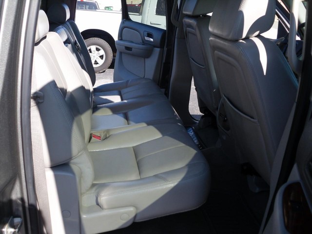 Chevrolet Silverado 2500HD Vehicle Full-screen Gallery Image 06