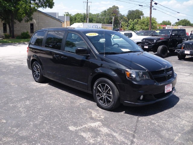 Dodge Grand Caravan Vehicle Full-screen Gallery Image 02