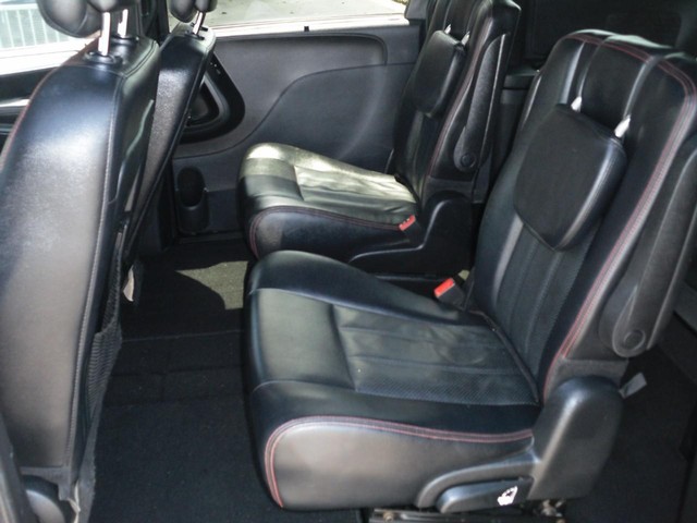Dodge Grand Caravan Vehicle Full-screen Gallery Image 05