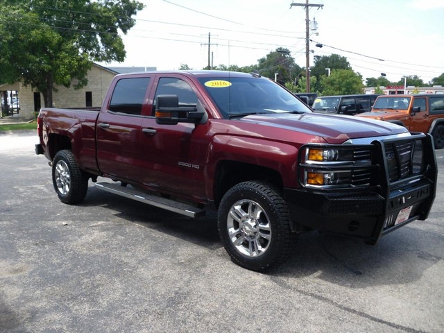 Chevrolet Silverado 2500HD Vehicle Full-screen Gallery Image 02