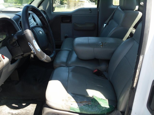 Ford F-150 Vehicle Full-screen Gallery Image 04