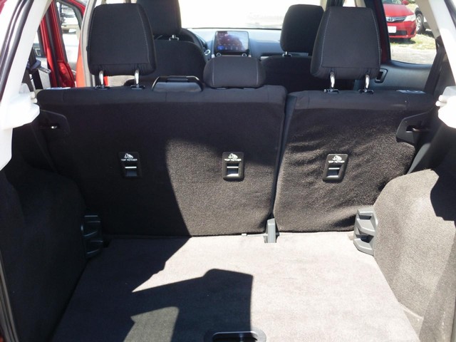 Ford EcoSport Vehicle Full-screen Gallery Image 08