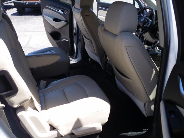 Buick Enclave Vehicle Full-screen Gallery Image 06