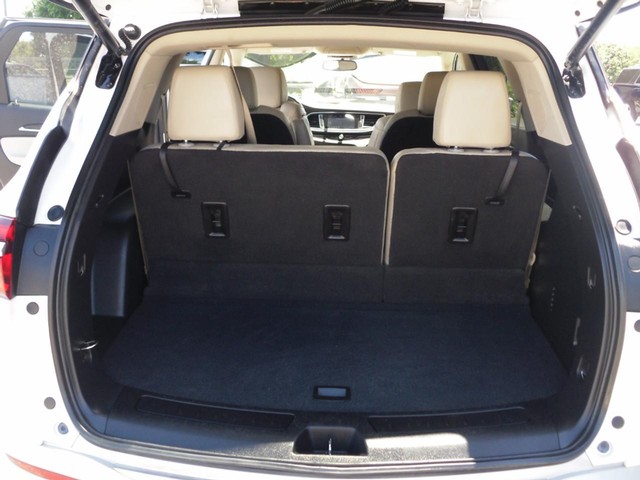 Buick Enclave Vehicle Full-screen Gallery Image 08