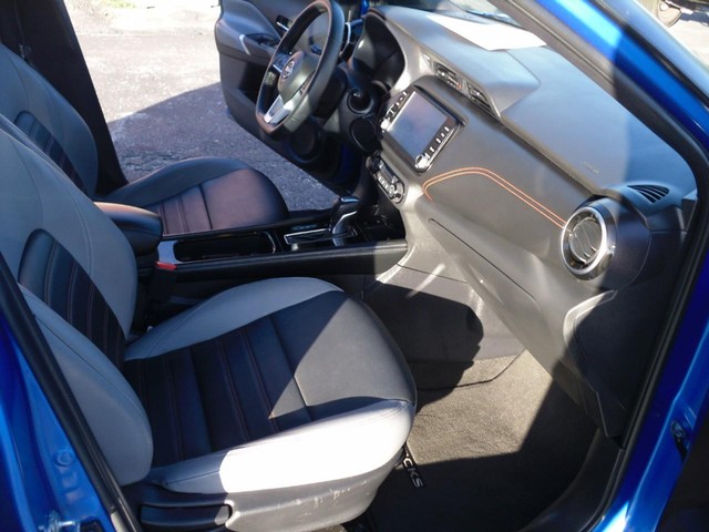 Nissan Kicks Vehicle Full-screen Gallery Image 07