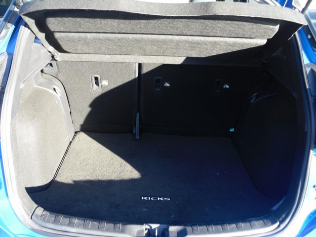 Nissan Kicks Vehicle Full-screen Gallery Image 08