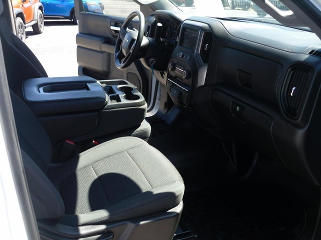 Chevrolet Silverado 1500 LTD Vehicle Full-screen Gallery Image 05