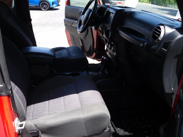 Jeep Wrangler Vehicle Full-screen Gallery Image 05