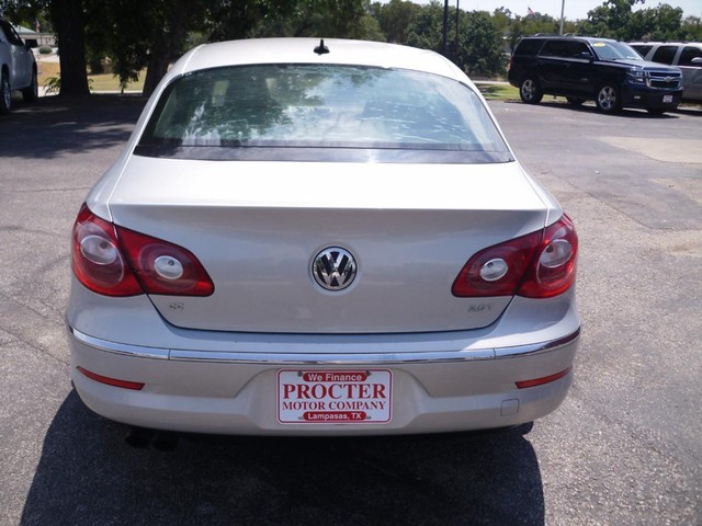 Volkswagen CC Vehicle Full-screen Gallery Image 03