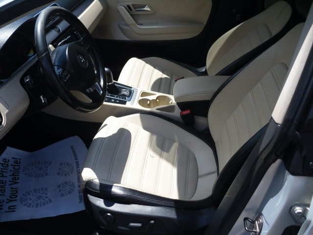 Volkswagen CC Vehicle Full-screen Gallery Image 04
