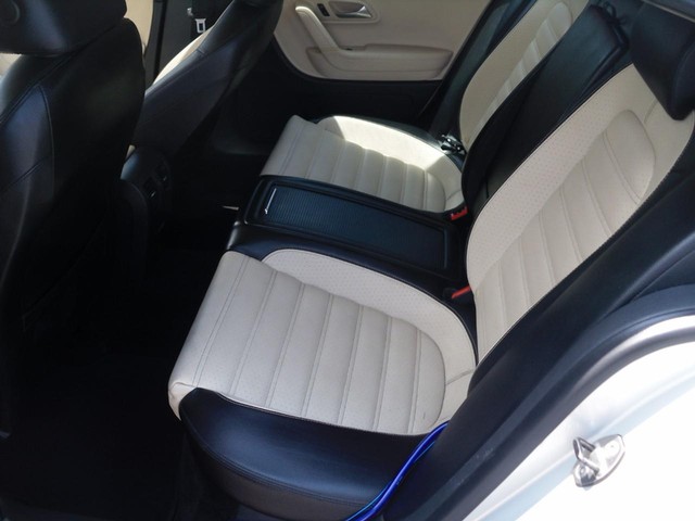 Volkswagen CC Vehicle Full-screen Gallery Image 05