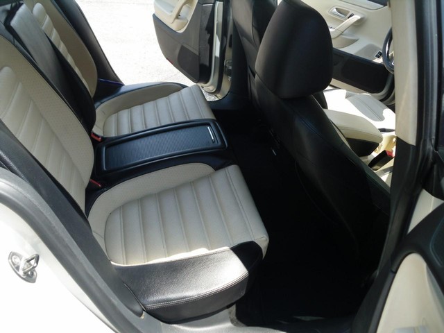 Volkswagen CC Vehicle Full-screen Gallery Image 06