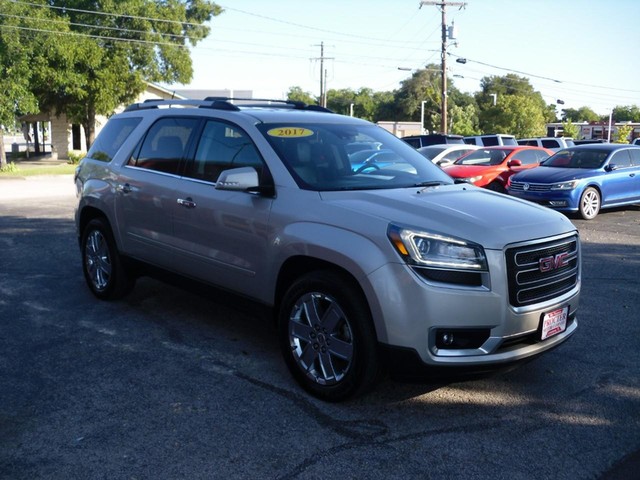 GMC Acadia Limited Vehicle Full-screen Gallery Image 02
