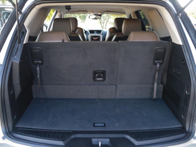 GMC Acadia Limited Vehicle Full-screen Gallery Image 08