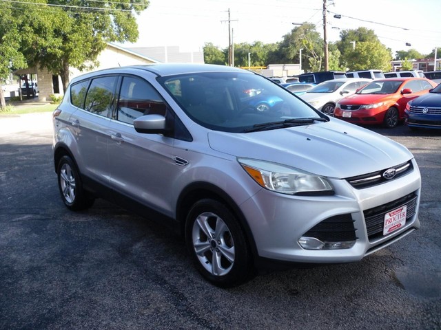 Ford Escape Vehicle Full-screen Gallery Image 02