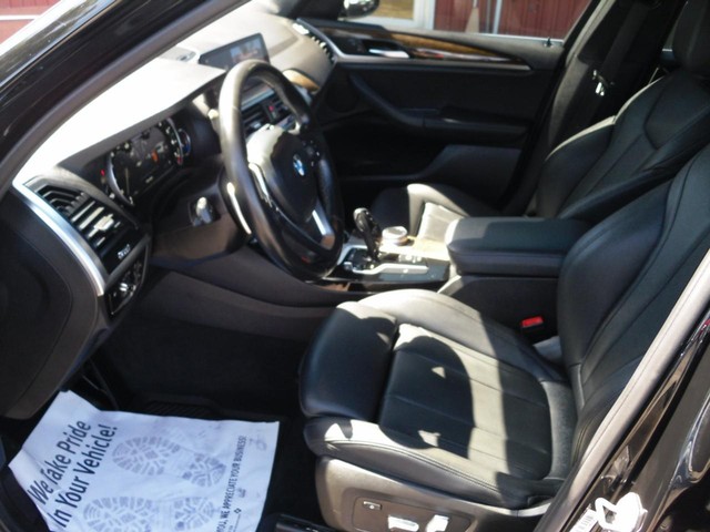 BMW X3 Vehicle Full-screen Gallery Image 04
