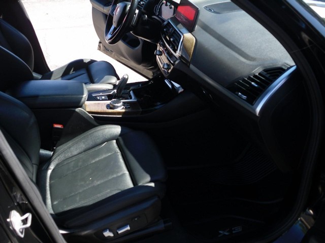 BMW X3 Vehicle Full-screen Gallery Image 07
