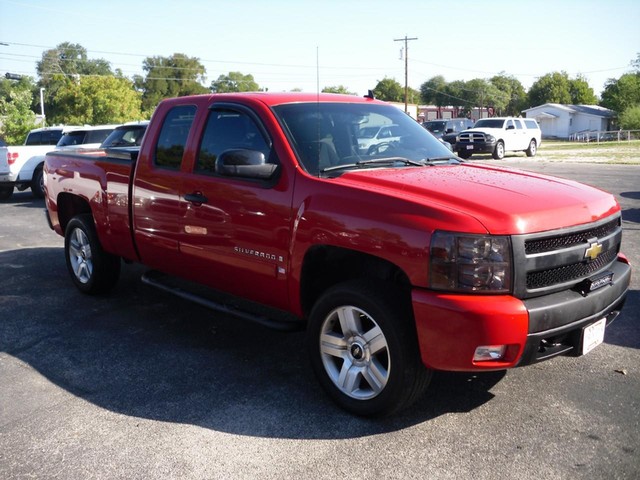 Chevrolet Silverado 1500 Vehicle Full-screen Gallery Image 02