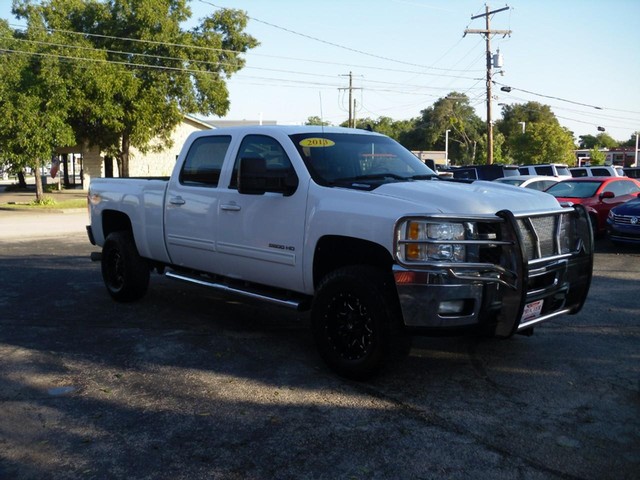 Chevrolet Silverado 2500HD Vehicle Full-screen Gallery Image 02