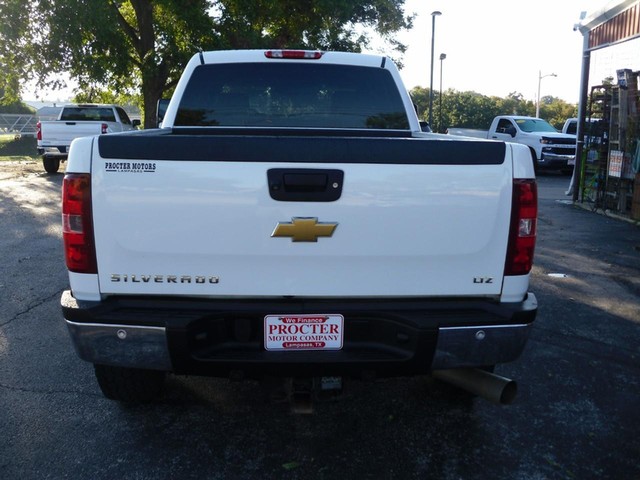 Chevrolet Silverado 2500HD Vehicle Full-screen Gallery Image 03