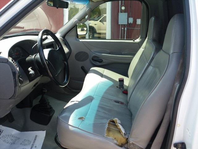 Ford F-150 Vehicle Full-screen Gallery Image 04