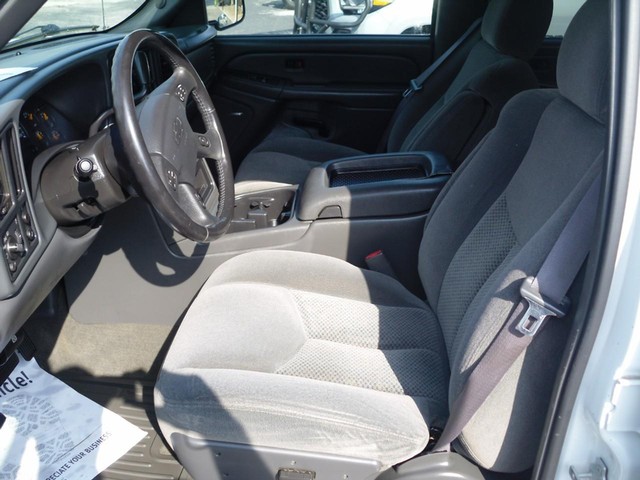 Chevrolet Silverado 1500 Vehicle Full-screen Gallery Image 04