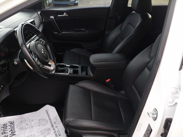 Kia Sportage Vehicle Full-screen Gallery Image 04