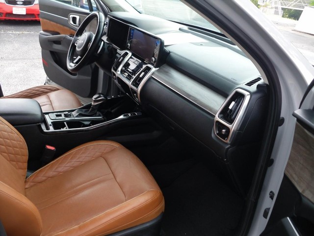 Kia Sorento Vehicle Full-screen Gallery Image 07