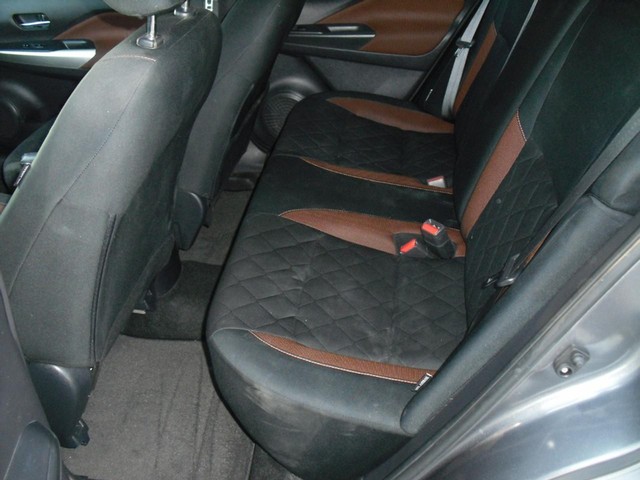 Nissan Kicks Vehicle Full-screen Gallery Image 05