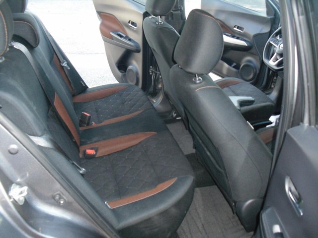 Nissan Kicks Vehicle Full-screen Gallery Image 06