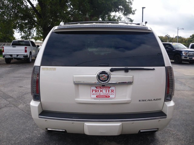 Cadillac Escalade Vehicle Full-screen Gallery Image 03