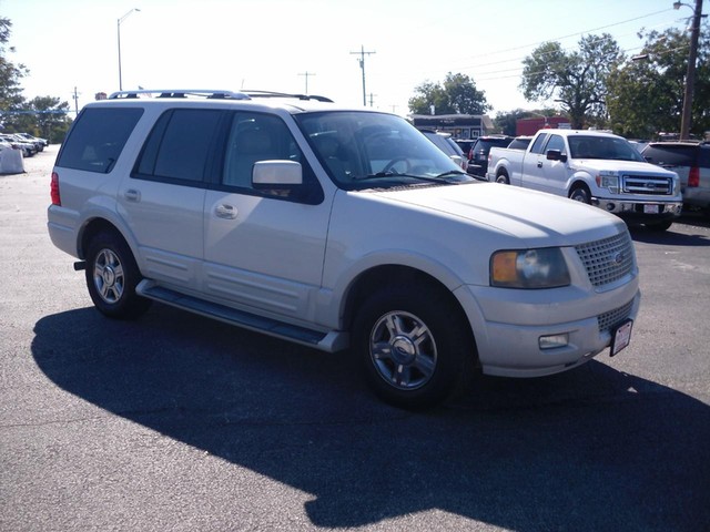 Ford Expedition Vehicle Full-screen Gallery Image 02