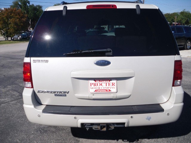 Ford Expedition Vehicle Full-screen Gallery Image 03
