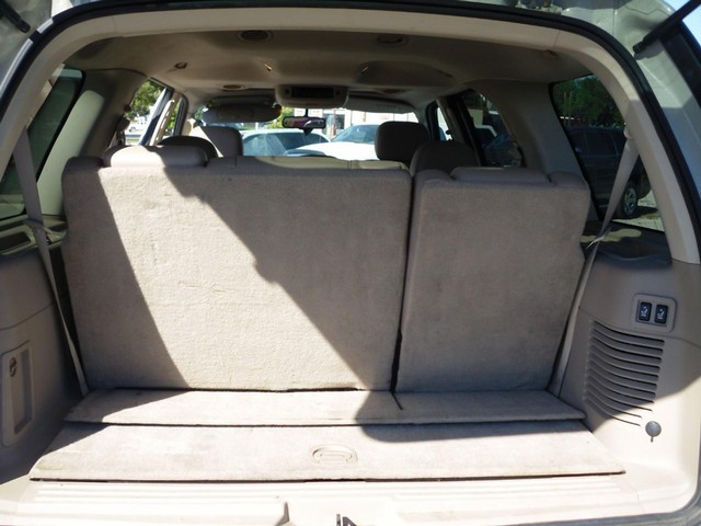 Ford Expedition Vehicle Full-screen Gallery Image 08