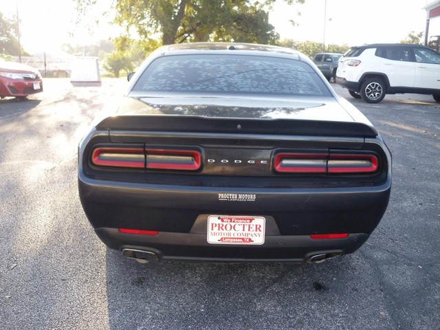 Dodge Challenger Vehicle Full-screen Gallery Image 03