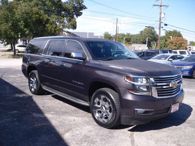 Chevrolet Suburban Vehicle Full-screen Gallery Image 02