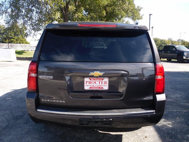 Chevrolet Suburban Vehicle Full-screen Gallery Image 03