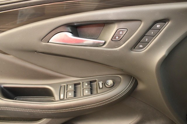 Buick Envision Vehicle Image 09