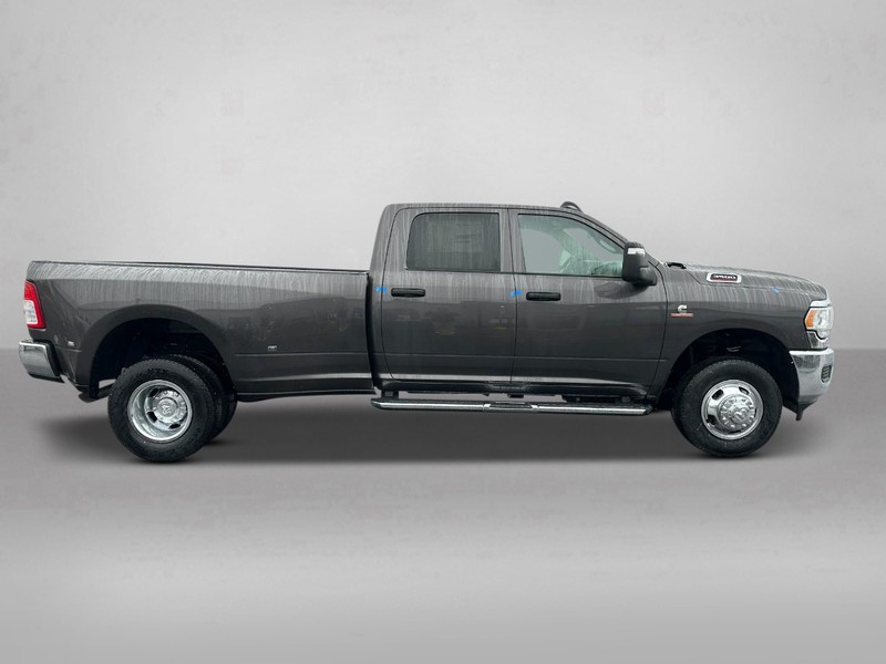 Ram 3500 Vehicle Image 02