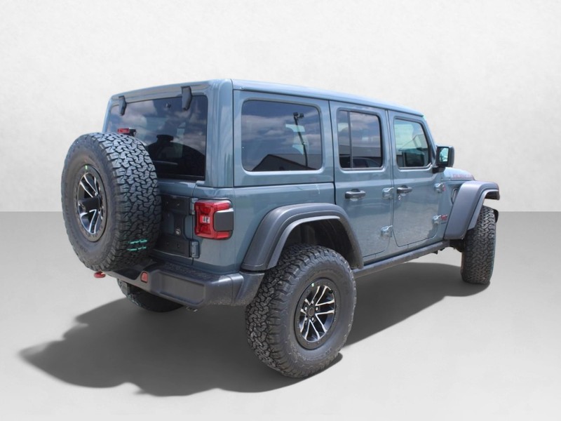 Jeep Wrangler Vehicle Image 03