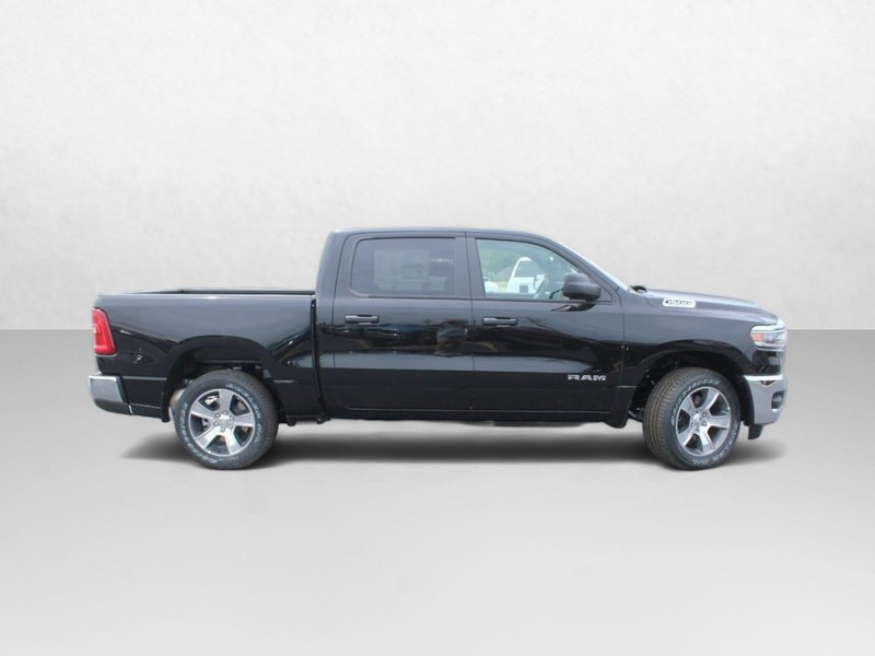 Ram 1500 Vehicle Image 02