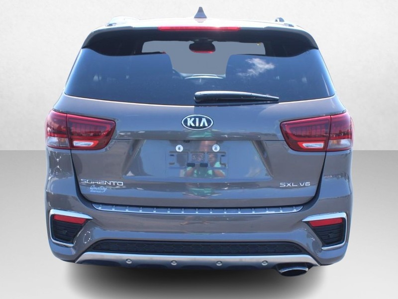 Kia Sorento Vehicle Image 04