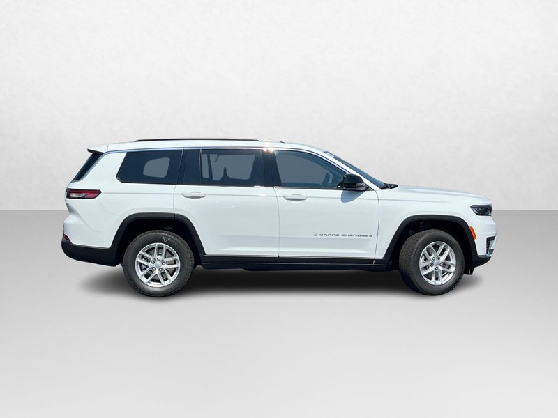 Jeep Grand Cherokee L Vehicle Image 02