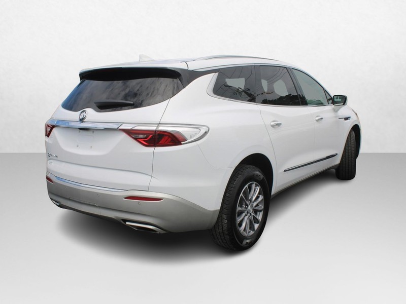 Buick Enclave Vehicle Image 03