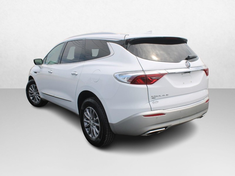 Buick Enclave Vehicle Image 05